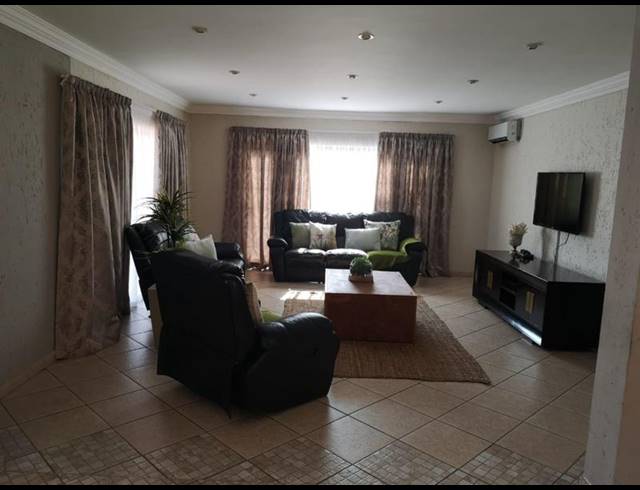 4 BEDROOM HOUSE FOR SALE IN GLENVISTA